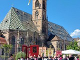 Sonntag Prozession zum Walhter Platz 42