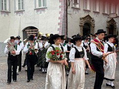 Ausflug Bozen
Herz-Jesu-Fest
Sonntag