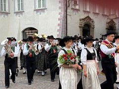 Ausflug Bozen
Herz-Jesu-Fest
Sonntag