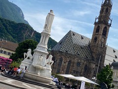 Ausflug Bozen
Herz-Jesu-Fest
Sonntag